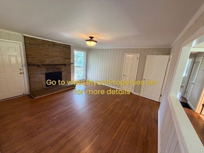 Building Photo - 720 Robert Burns Dr