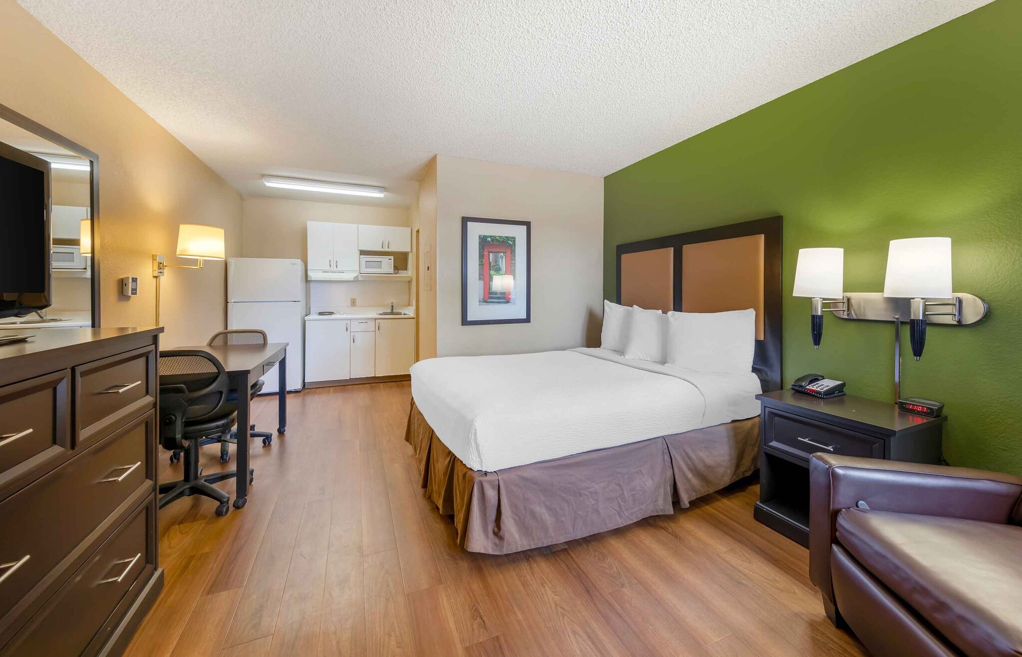 Building Photo - Furnished Studio-Bakersfield - California ...