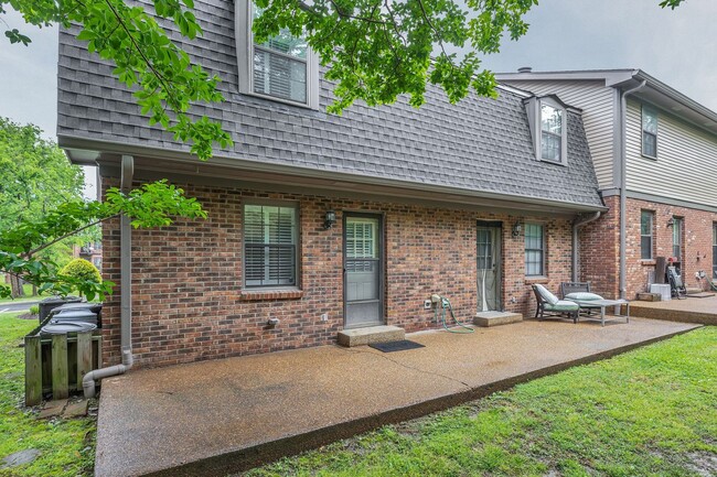Building Photo - Brentwood Trace Condo