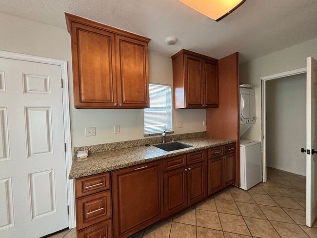 Building Photo - Park 311-319