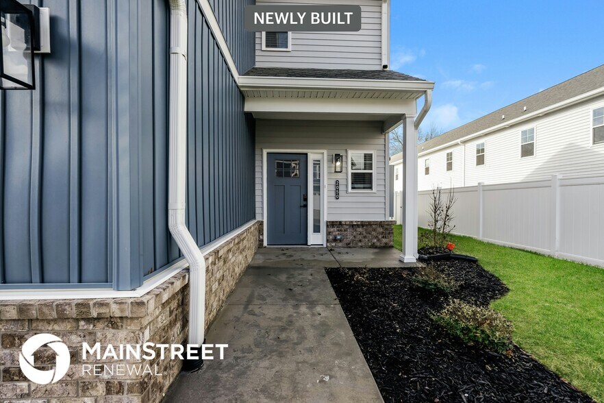 Primary Photo - 2050 N Sarah Dr