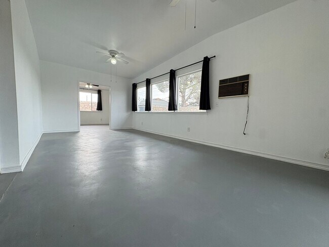 Building Photo - EASTSIDE HOME WITH A SWIMMING POOL