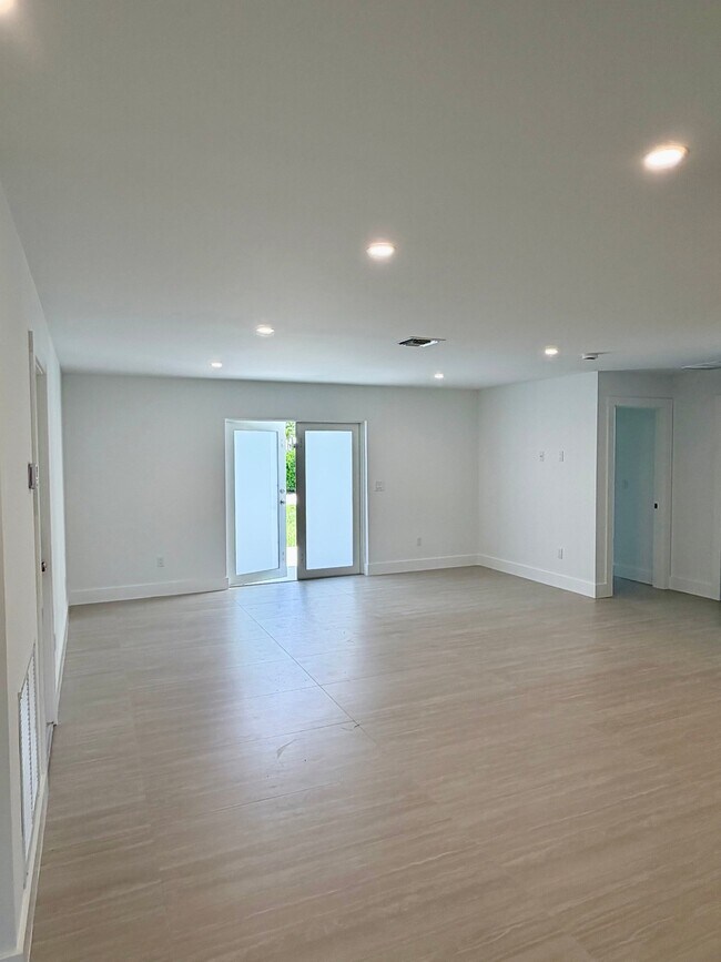 Building Photo - 13177 47th Ct N