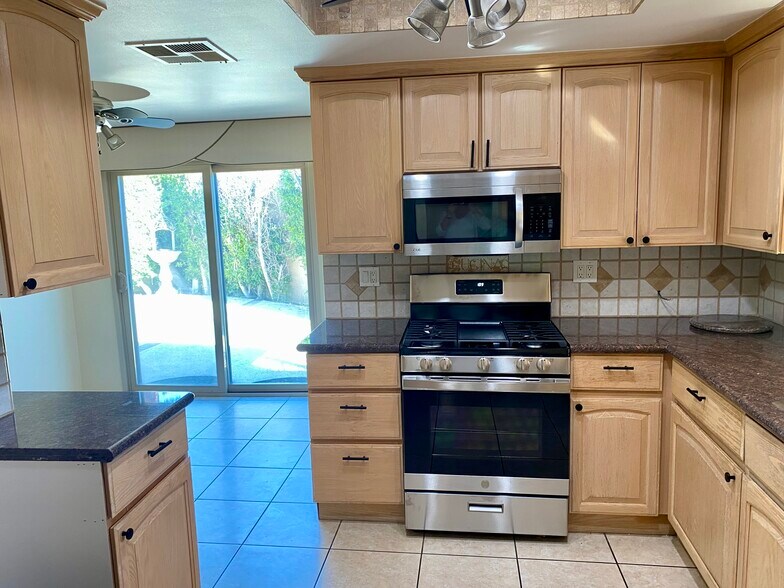 Building Photo - 44249 Portofino Ct