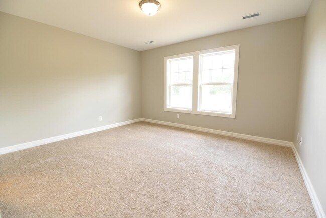Building Photo - 1750 Meadowlark Ln