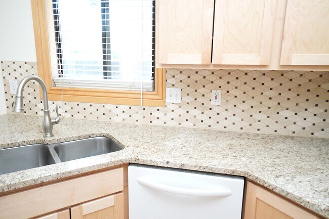 Building Photo - 11965 W Gunsmoke Dr