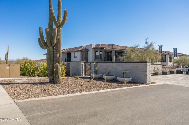 Building Photo - 2121 W Sonoran Desert Dr