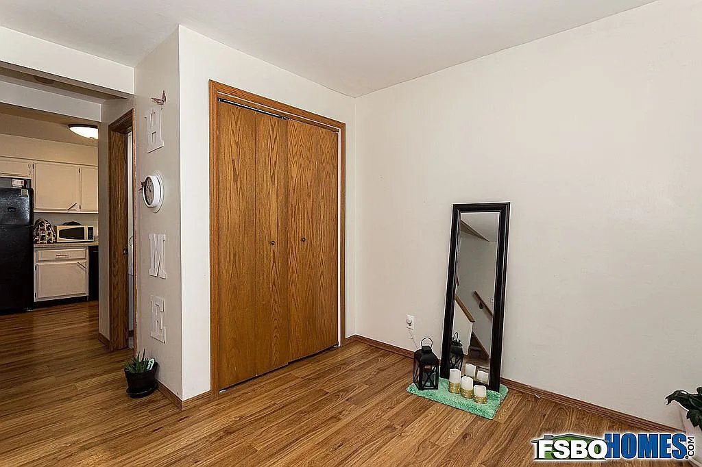 Building Photo - 2615 Hawthorne Dr