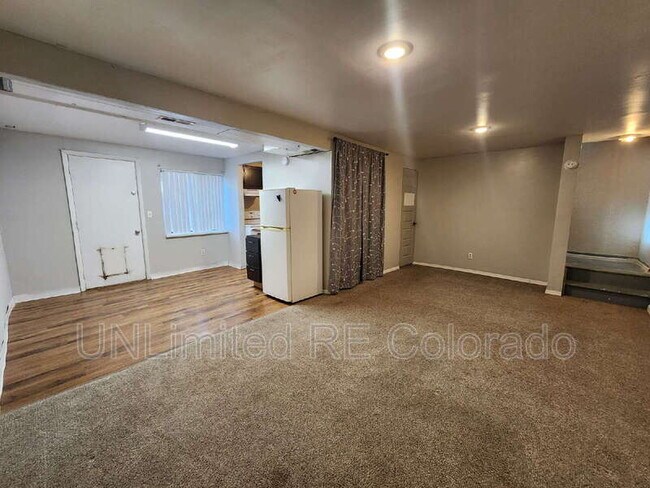 Building Photo - 986 Croke Dr