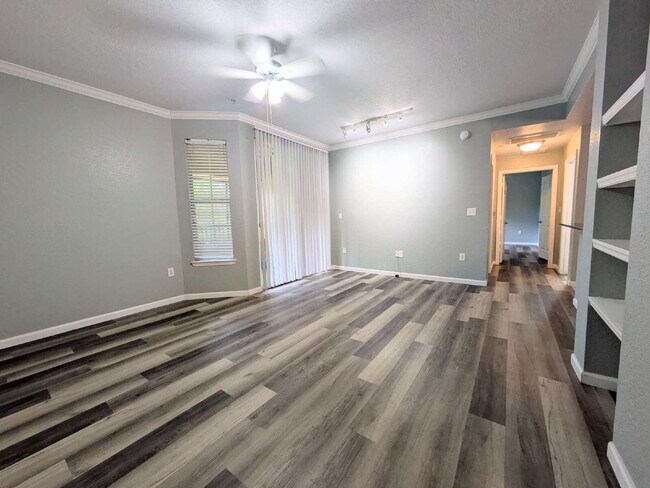 Building Photo - "September Rent Free! - Beautiful 2/2 Southside Condo On Gate Parkway with Lots of Amenities!"