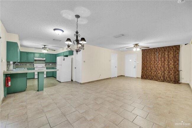 Building Photo - 17 S 15th St