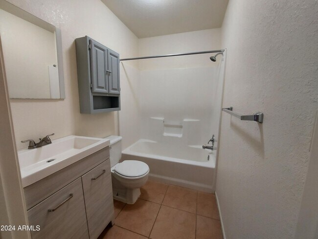 Building Photo - 4103 Calle Barona