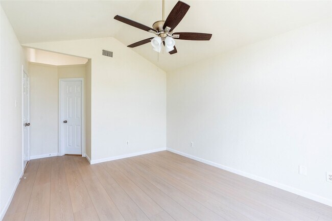 Building Photo - 1417 Quail Crest Dr