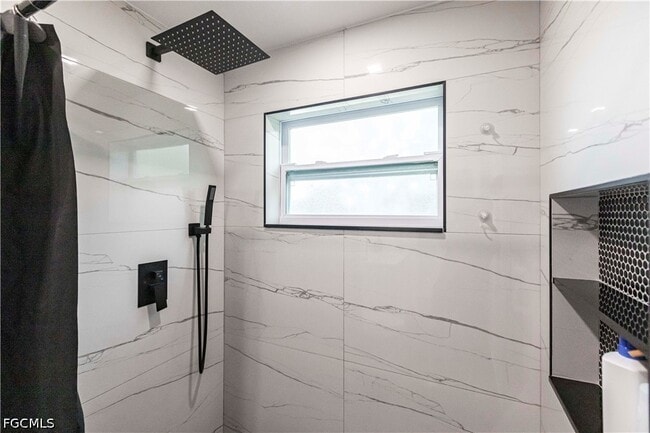 Building Photo - 15410 Allen Way