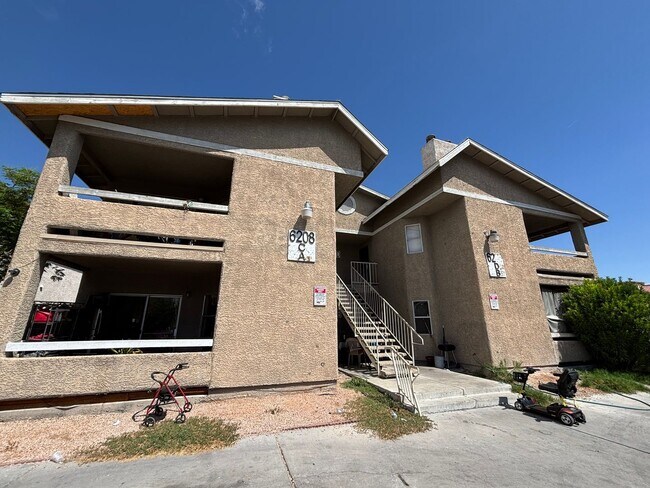 Primary Photo - 6208 Yerba Ln