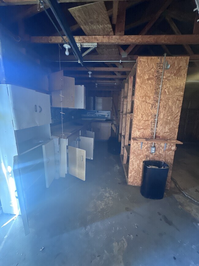 Building Photo - 16313 Clearview Ave