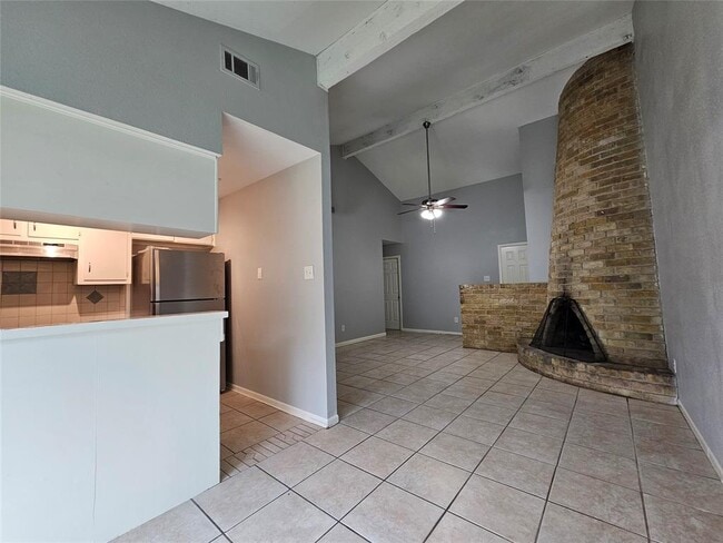 Building Photo - 1304 Glenda Dr