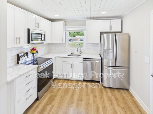 Building Photo - 312 Eunice Dr