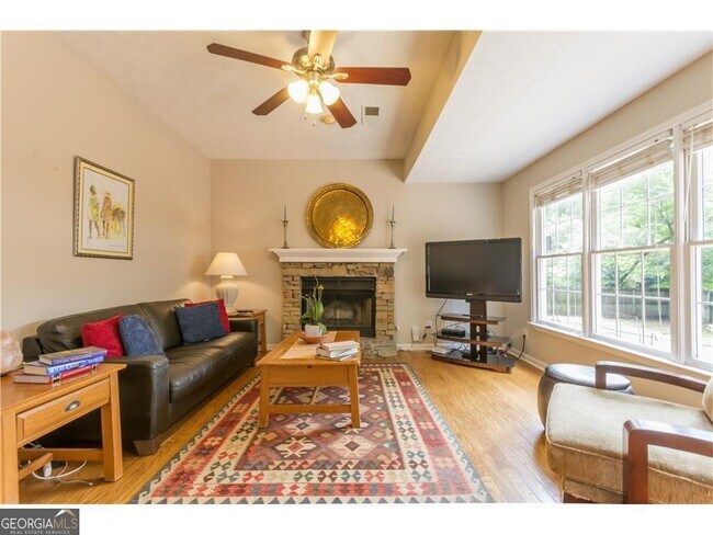 Building Photo - 2807 Forest Wood Dr