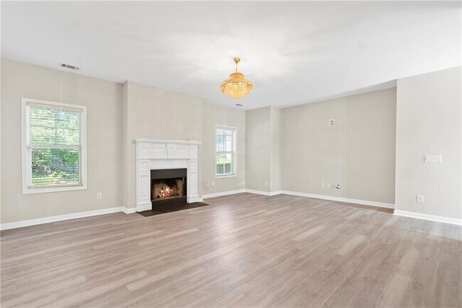 Building Photo - 4660 Lake Hill Trail