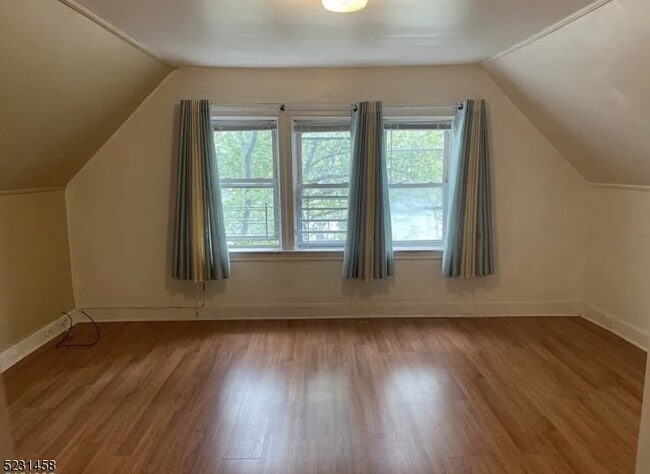 Building Photo - 11 Carteret St