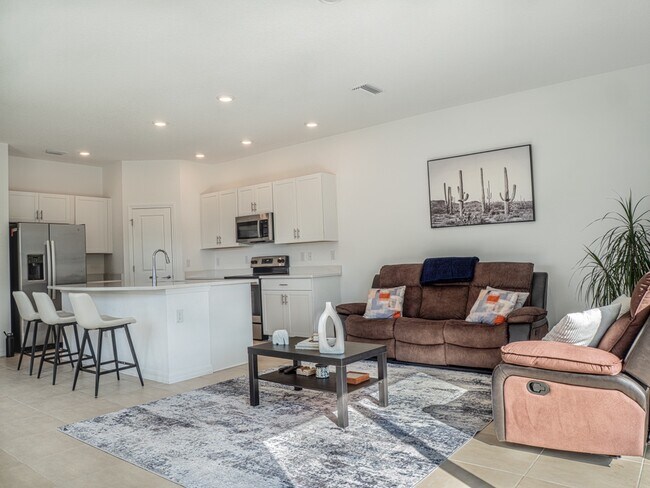 Building Photo - 2350 Paravane Wy