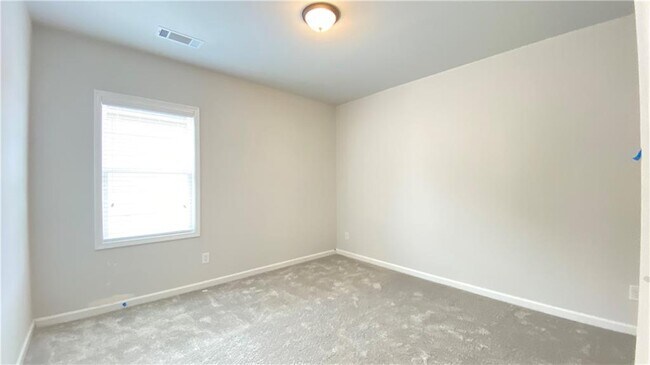 Building Photo - 4591 Silver Oak Dr SW