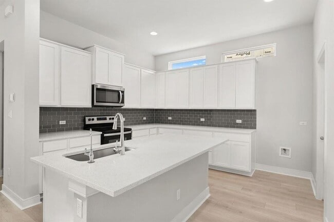 Building Photo - 2200 Grenache Dr