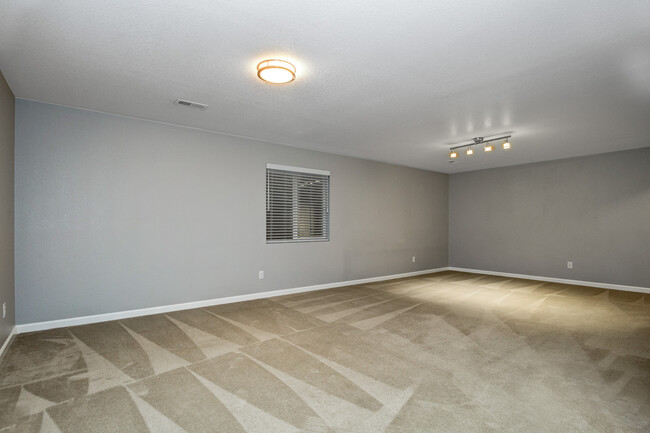 Building Photo - 740 Stargate Dr