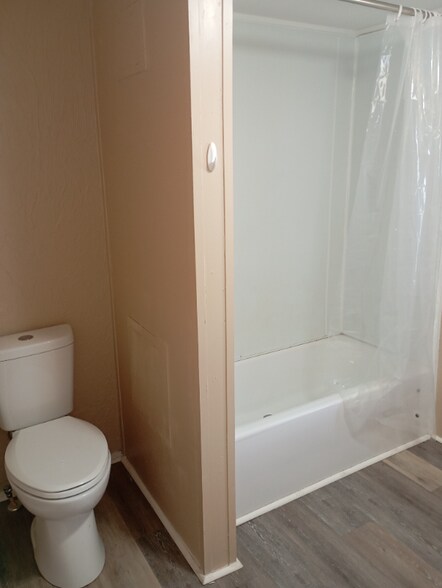 Building Photo - 14006 Bluegill Ln