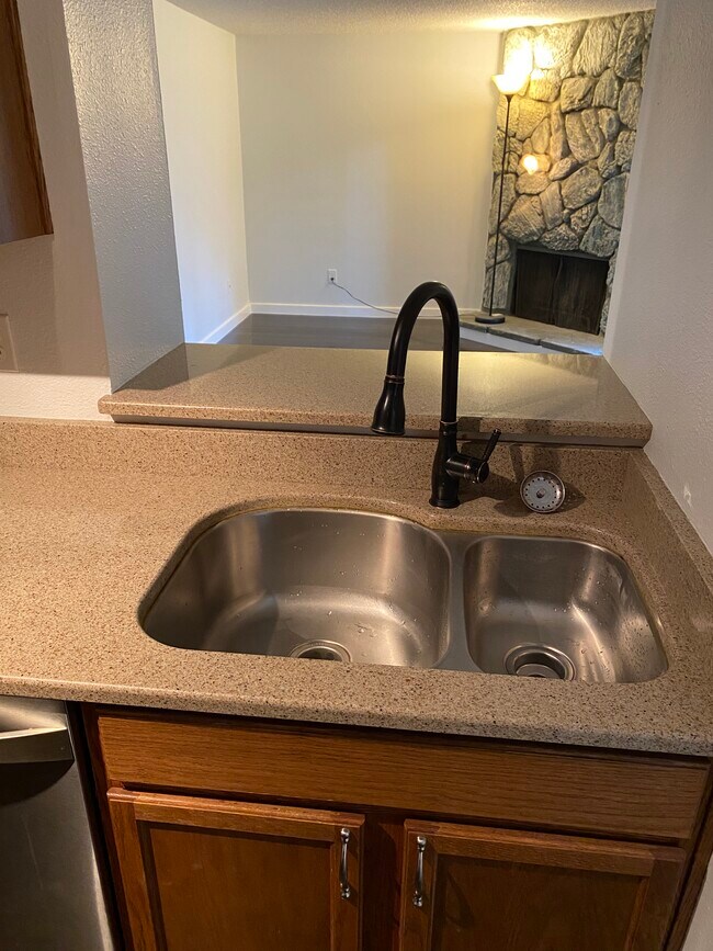 Sink & Breakfast Bar - 17512 149th Ave SE