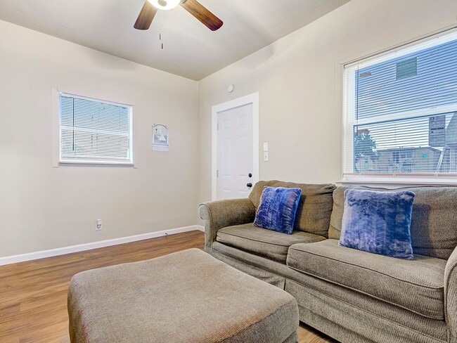 Building Photo - 3917 Winnie St