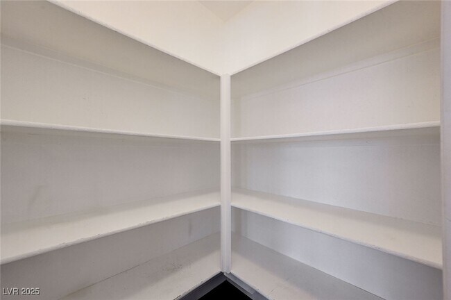 Building Photo - 5029 Upper Falls Ct