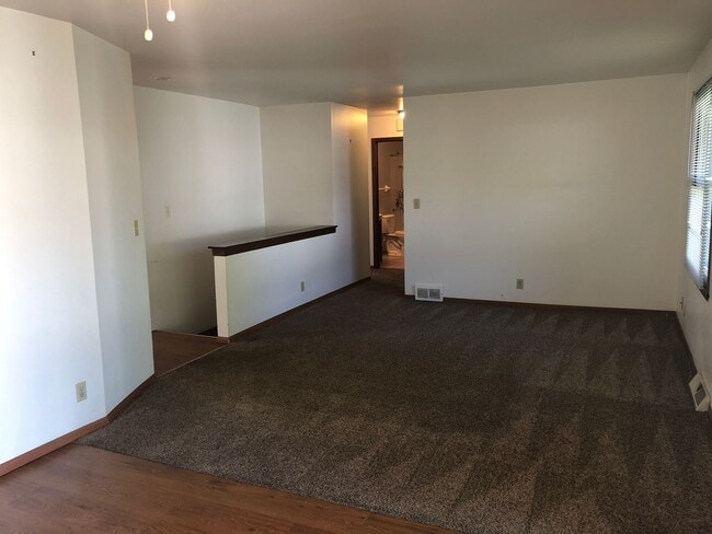 Building Photo - Single Family Home