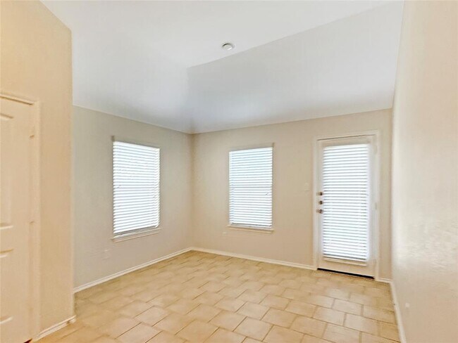 Building Photo - 437 Travertine Trail