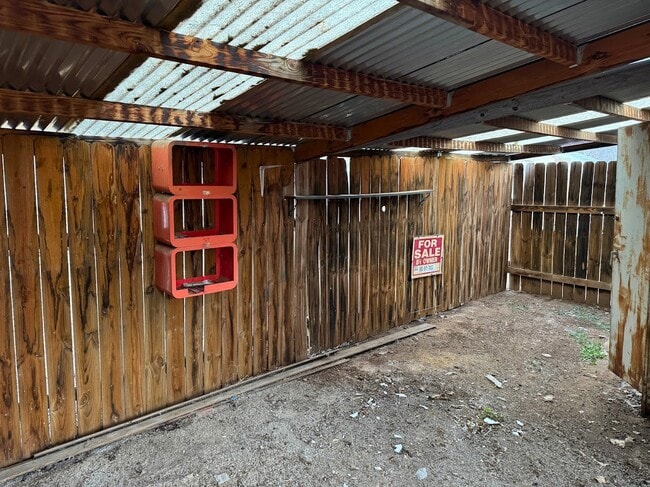 Building Photo - 2706 Palmetto Dr