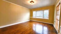 Building Photo - Vintage 1 BD | 1 BA Apartment in the Heart of Hawthorne/Belmont