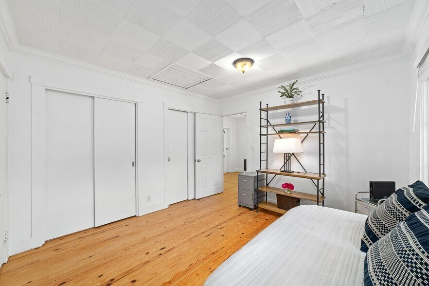 Building Photo - 221 S M St