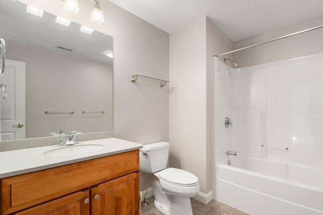 Building Photo - 3 Summerland Way
