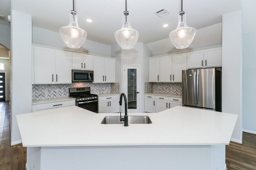 Building Photo - 6113 Gimignano Pl.