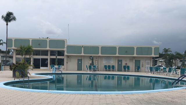 Building Photo - 200 Horizon W