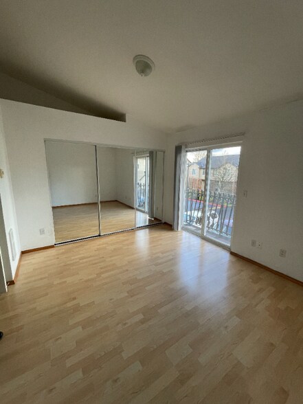 Building Photo - 5264 NE 121st Ave