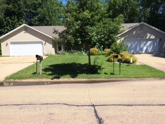 Street view, both sides - 1105 W North Water St