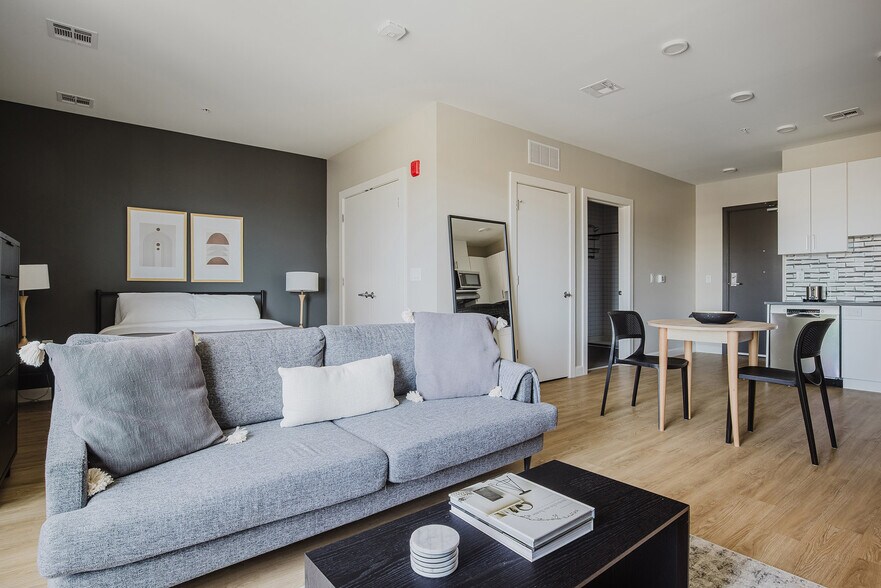 Building Photo - 21 Charles St