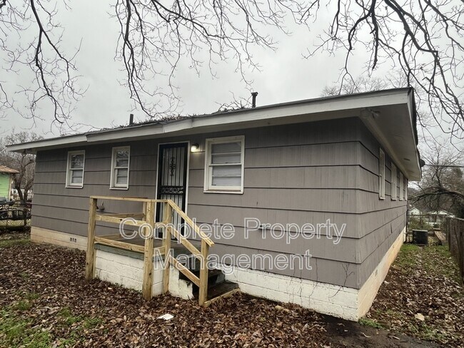 Building Photo - 340 Kappa Ave S