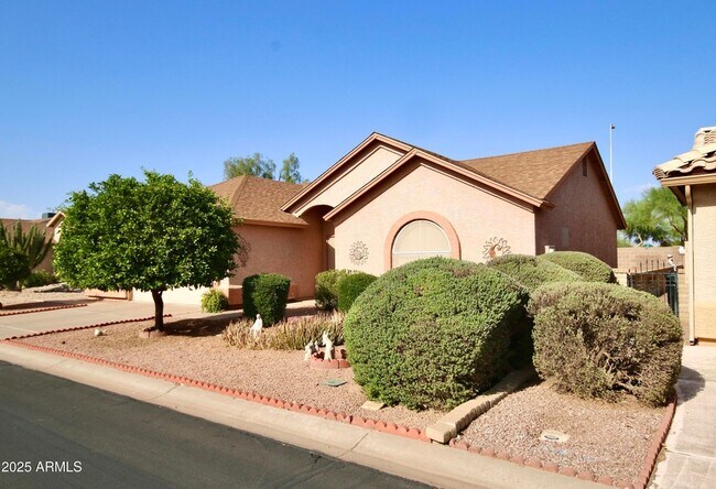 Building Photo - 6973 S Oakmont Dr
