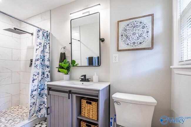 Building Photo - 103 Noble Dr SE