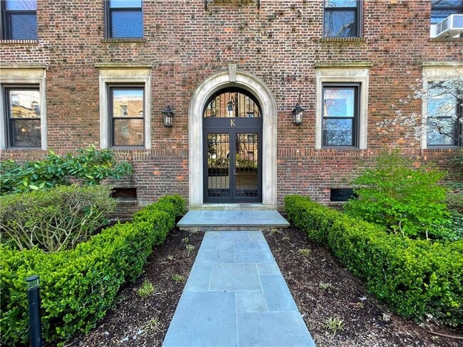 Primary Photo - 64 Sagamore Rd