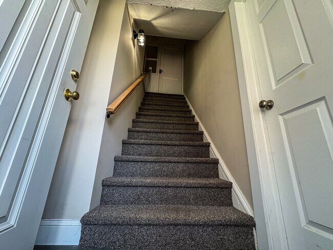 Building Photo - 8 Armonk St