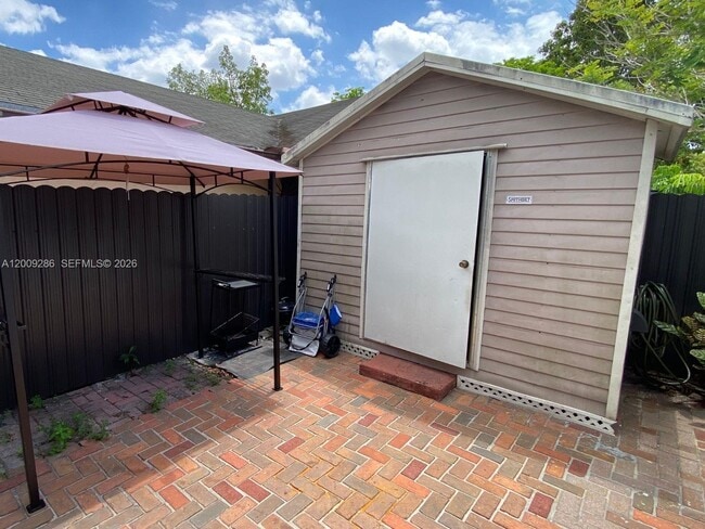 Building Photo - 403 SW 89th Pl